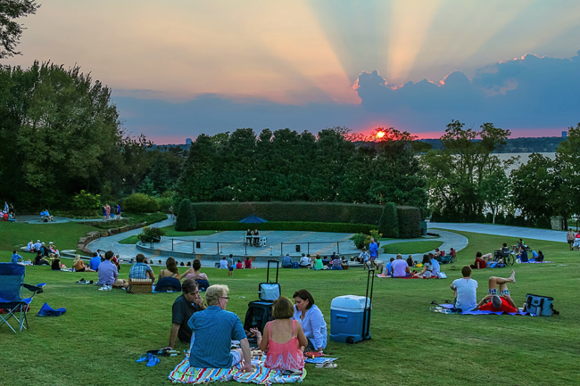 Arboretum Camp Lawn 650